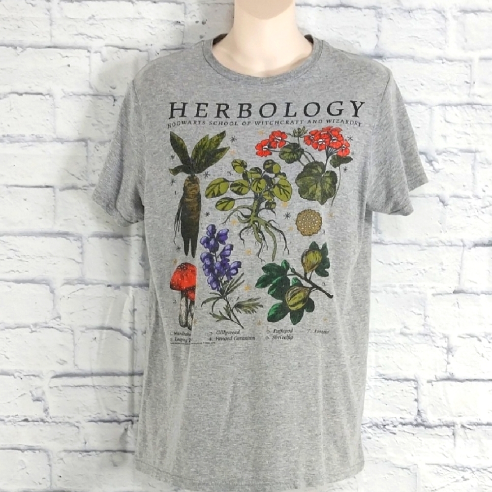 🔵BOGO FREE🔵 Harry Potter T-Shirt Herbology Short Sleeve Sz S